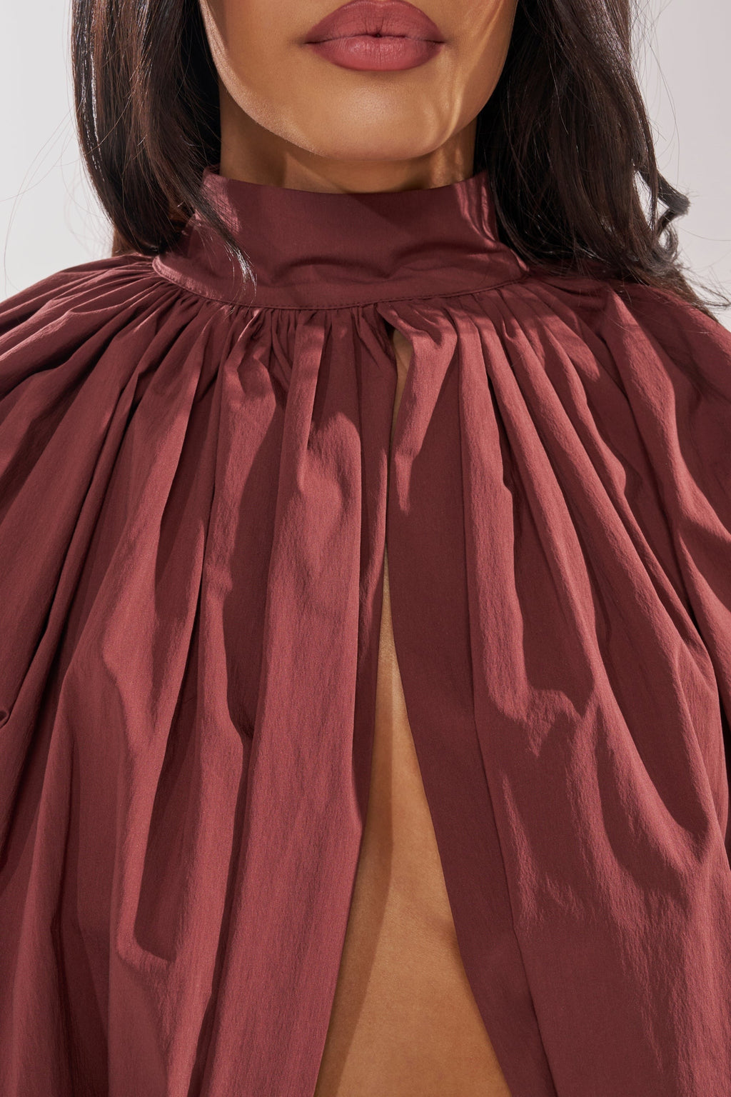 GOLD COAST BALLOON SLEEVE BLOUSE IN BROWN