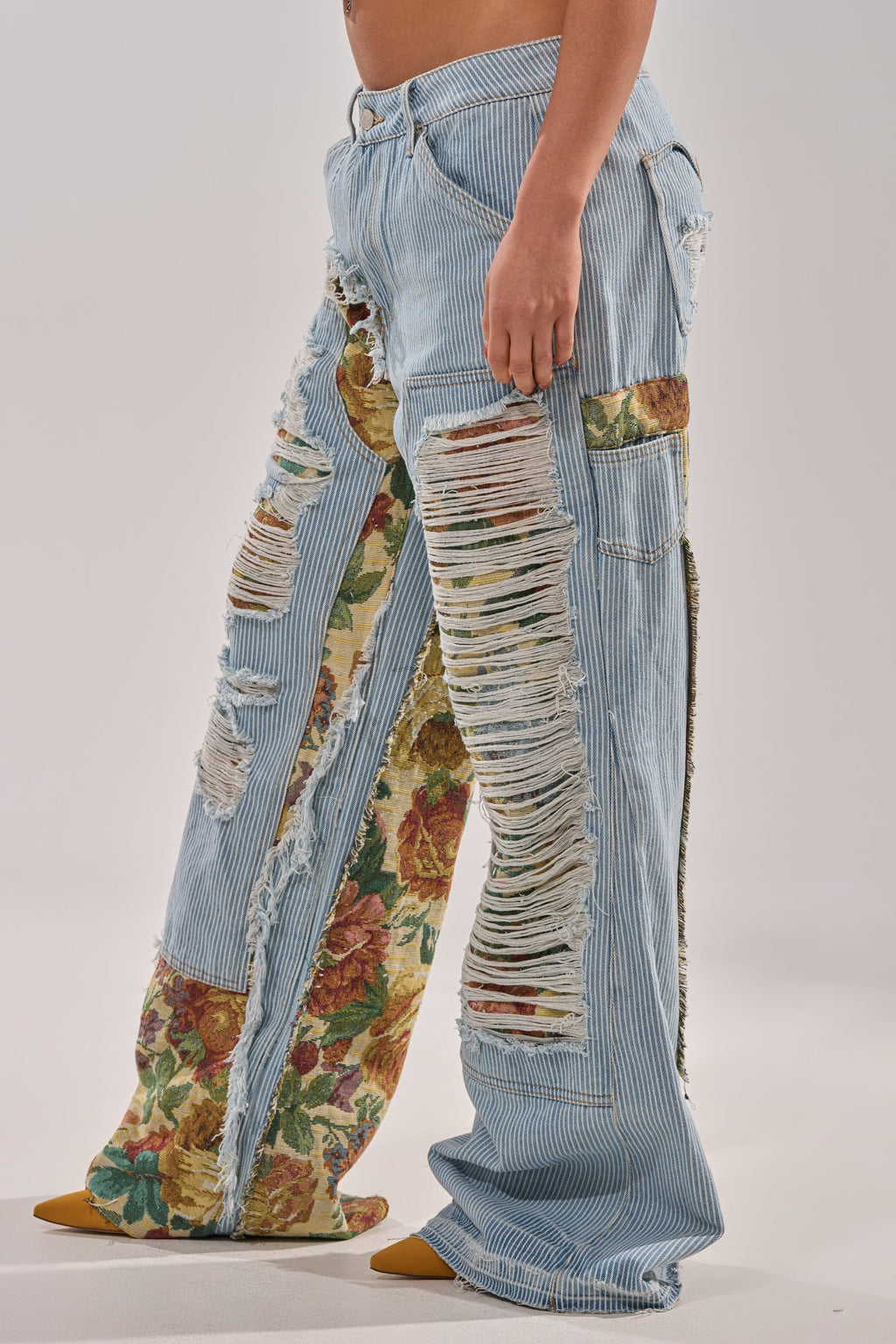 GUESS WHO STRIPE DENIM WITH BROCADE