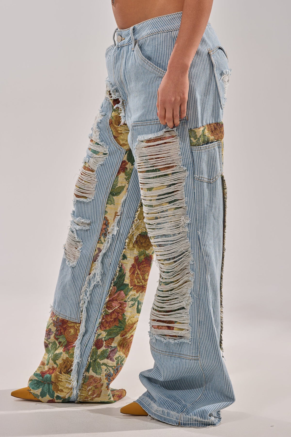 GUESS WHO STRIPE DENIM WITH BROCADE