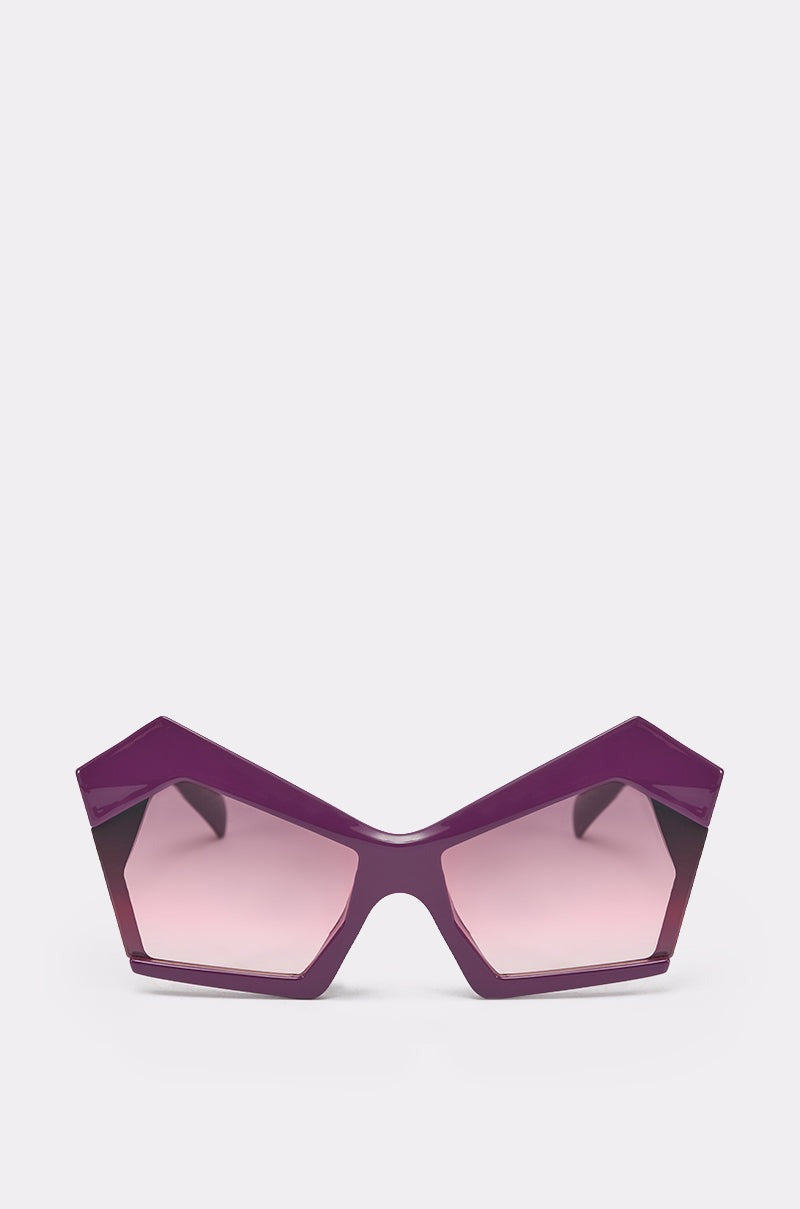 ON TREND SUNGLASSES