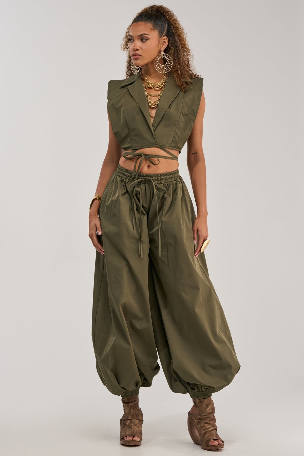 GUESS WHO BALLOON PANT IN OLIVE