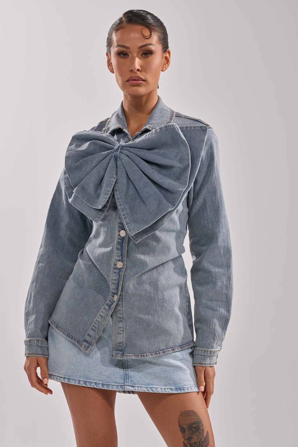 TWO-TONE BOW DENIM BUTTON DOWN SHIRT