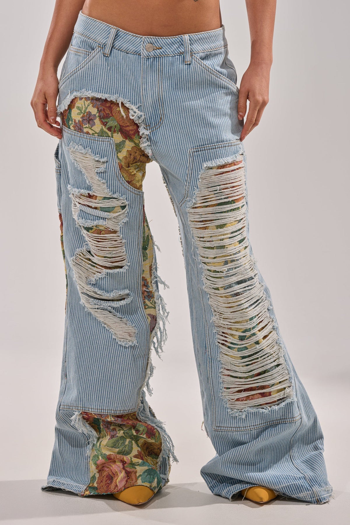 GUESS WHO STRIPE DENIM WITH BROCADE