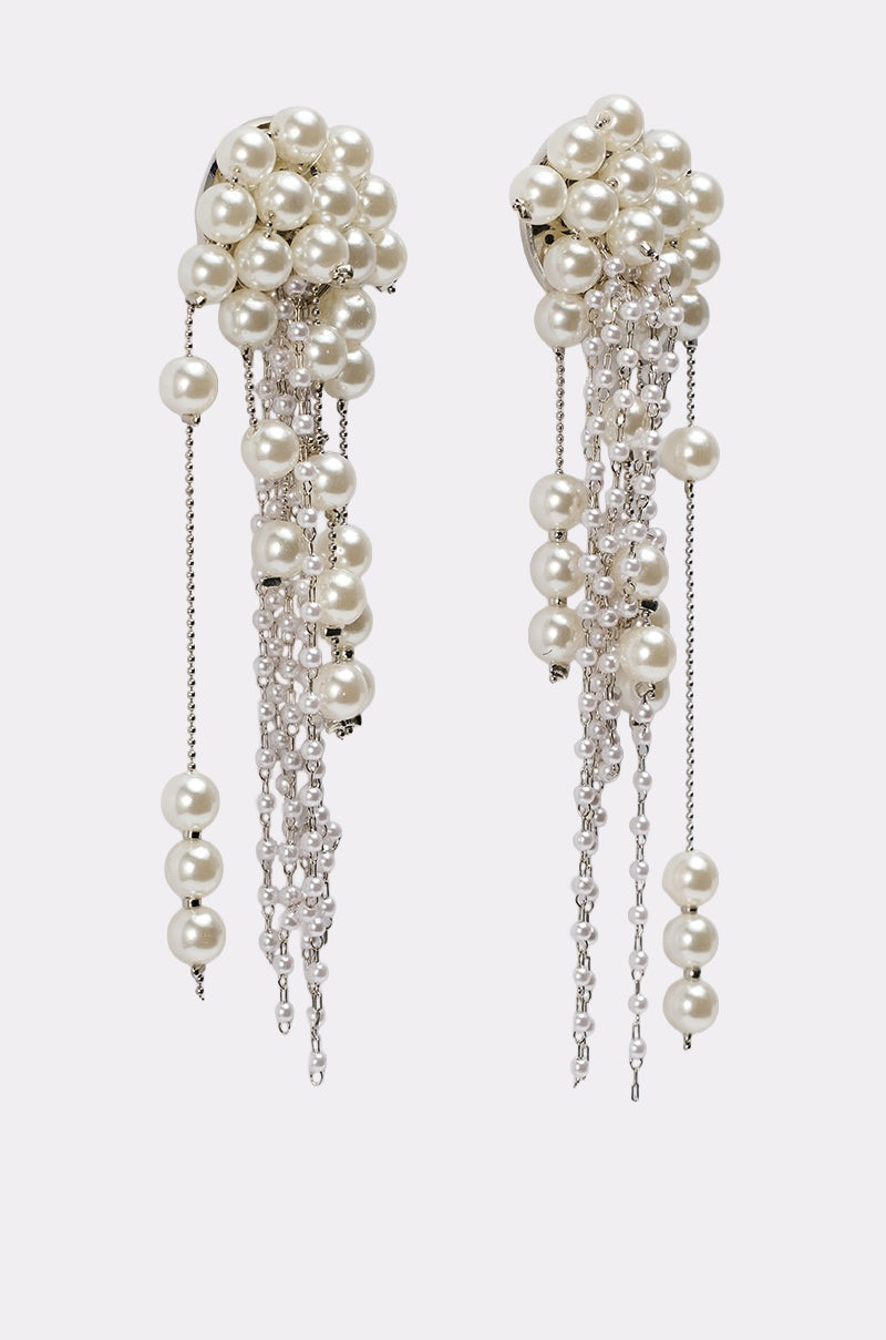 DRIPPIN IN PEARLS EARRING