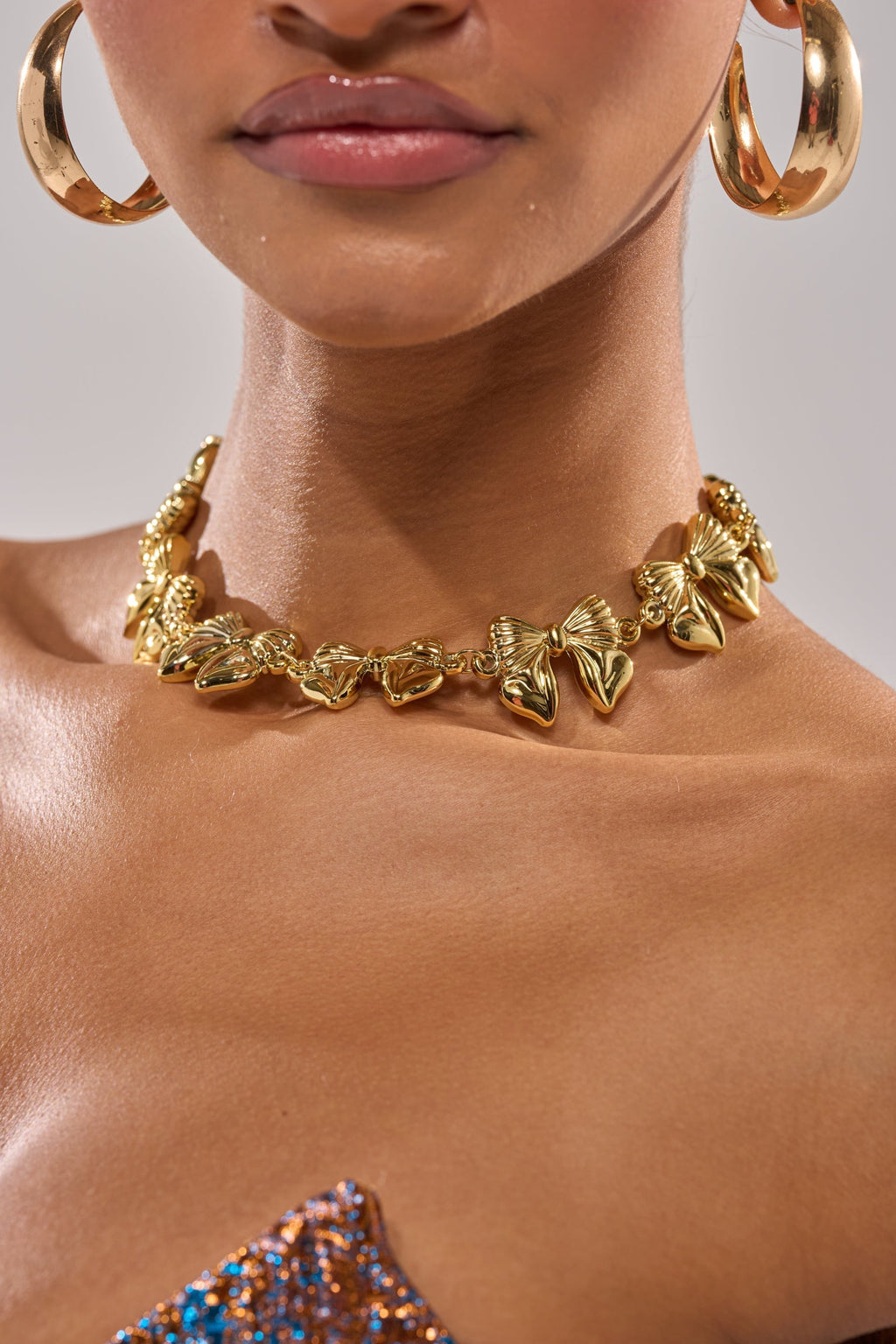 BOW NECKLACE